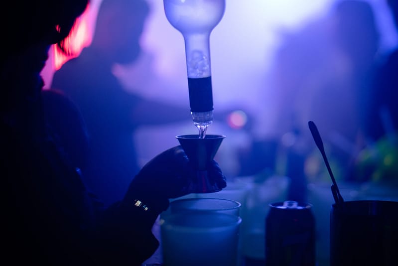 Halloween Bacardi. Brutal. Operación de barras en eventos, venues y festivales.