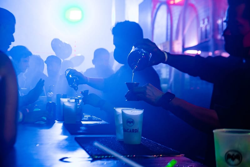 Halloween Bacardi. Brutal. Operación de barras en eventos, venues y festivales.